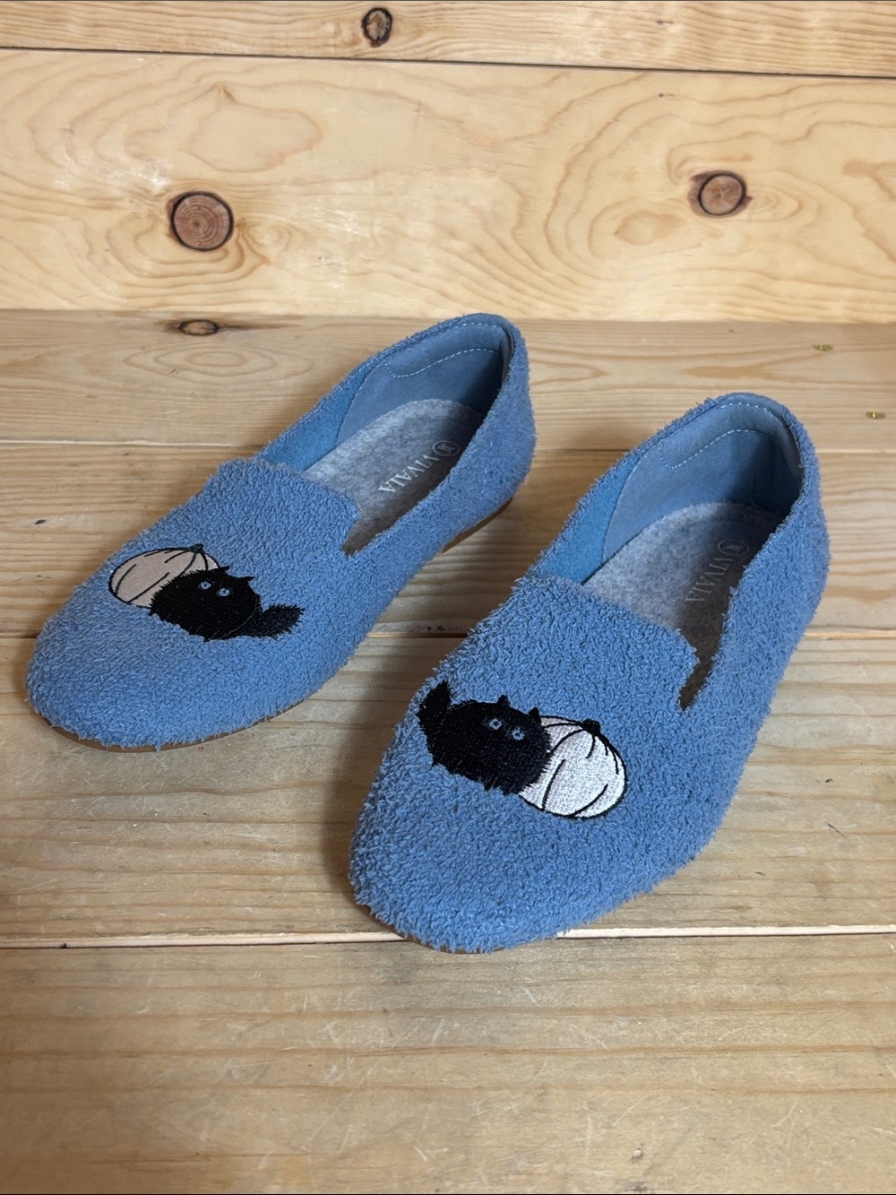 Vivaia cat and pumpkin loafer flats size 37